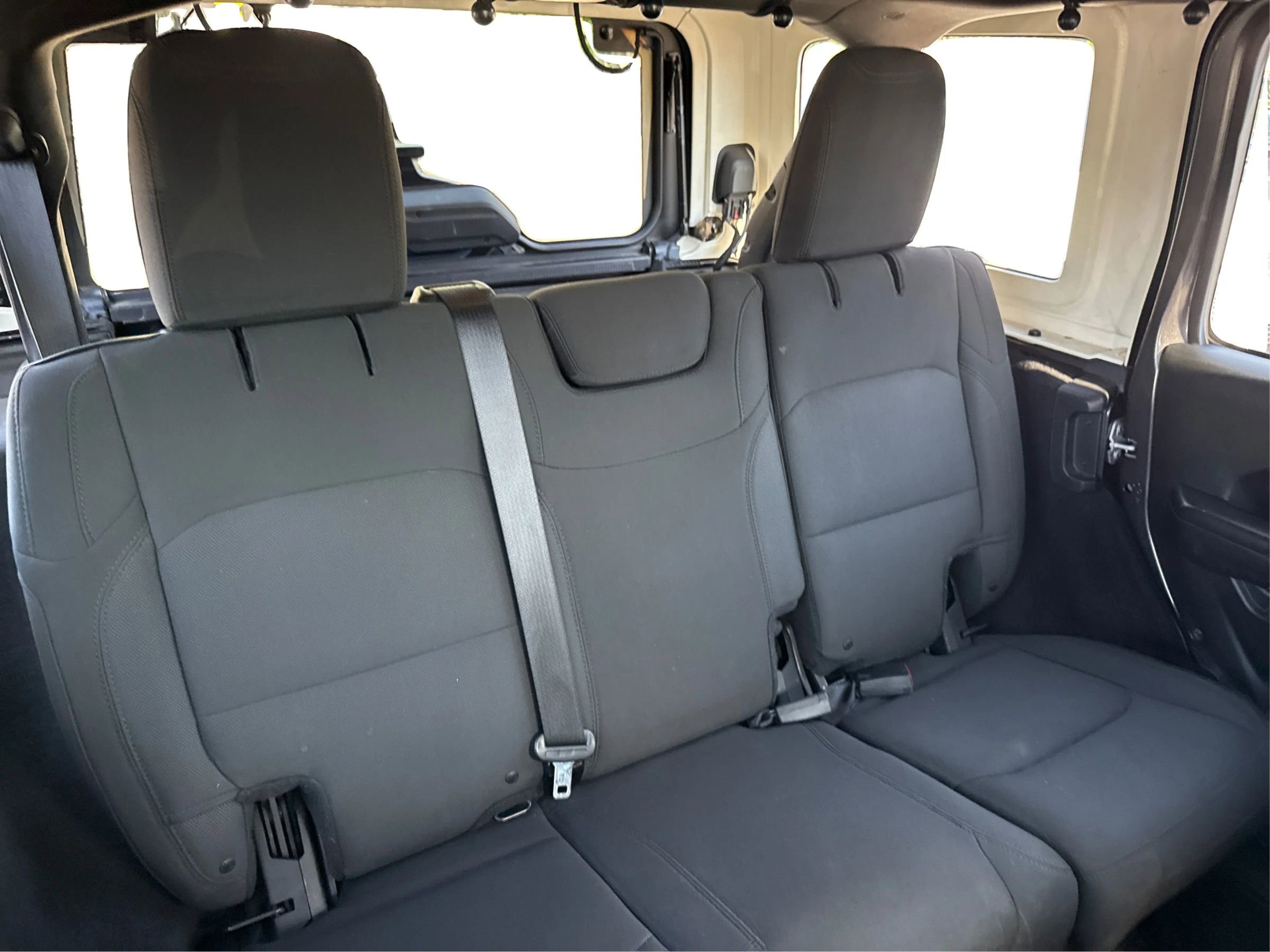 Used 2018 Jeep Wrangler Unlimited Sport S AWD/4WD image 12