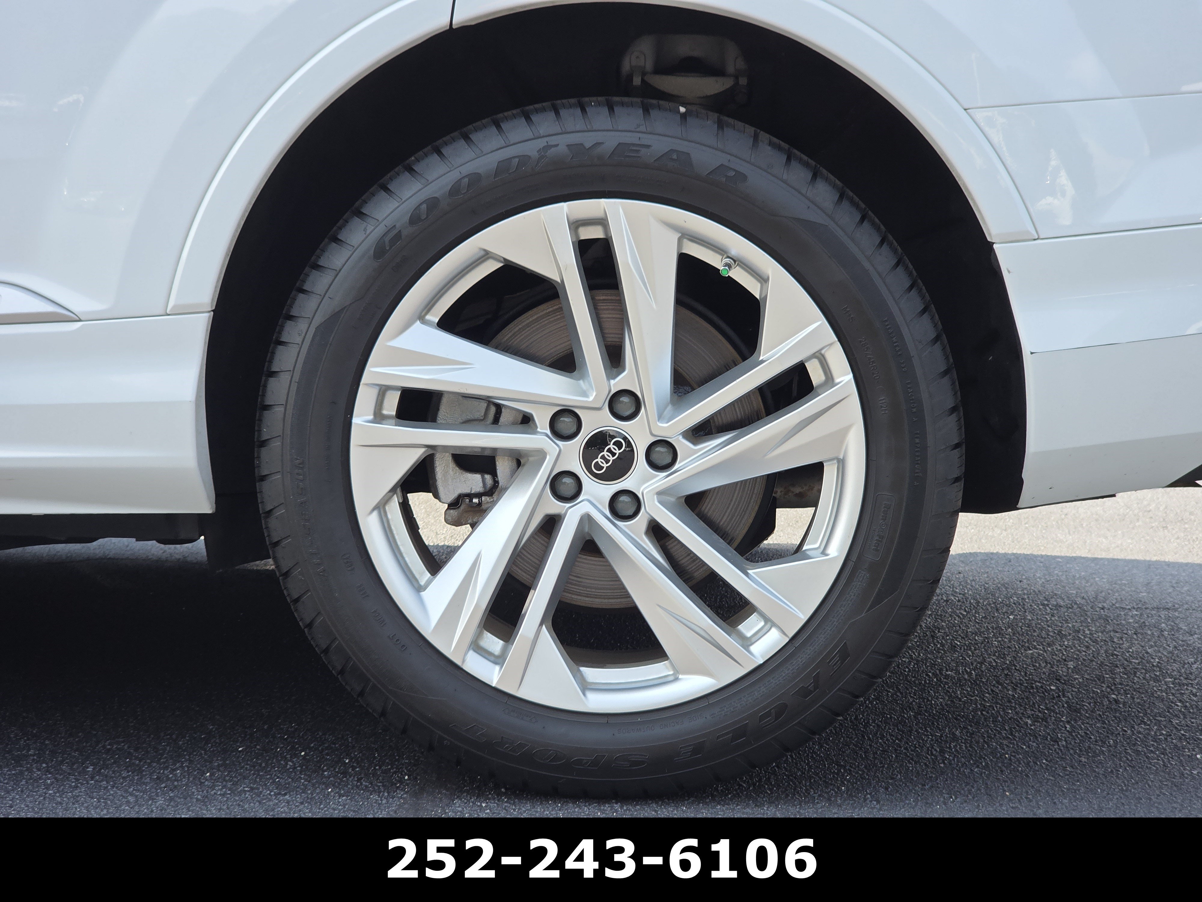 Used 2026 GMC Acadia Denali Ultimate w/ LPO, Floor Liner Package AWD/4WD image 46