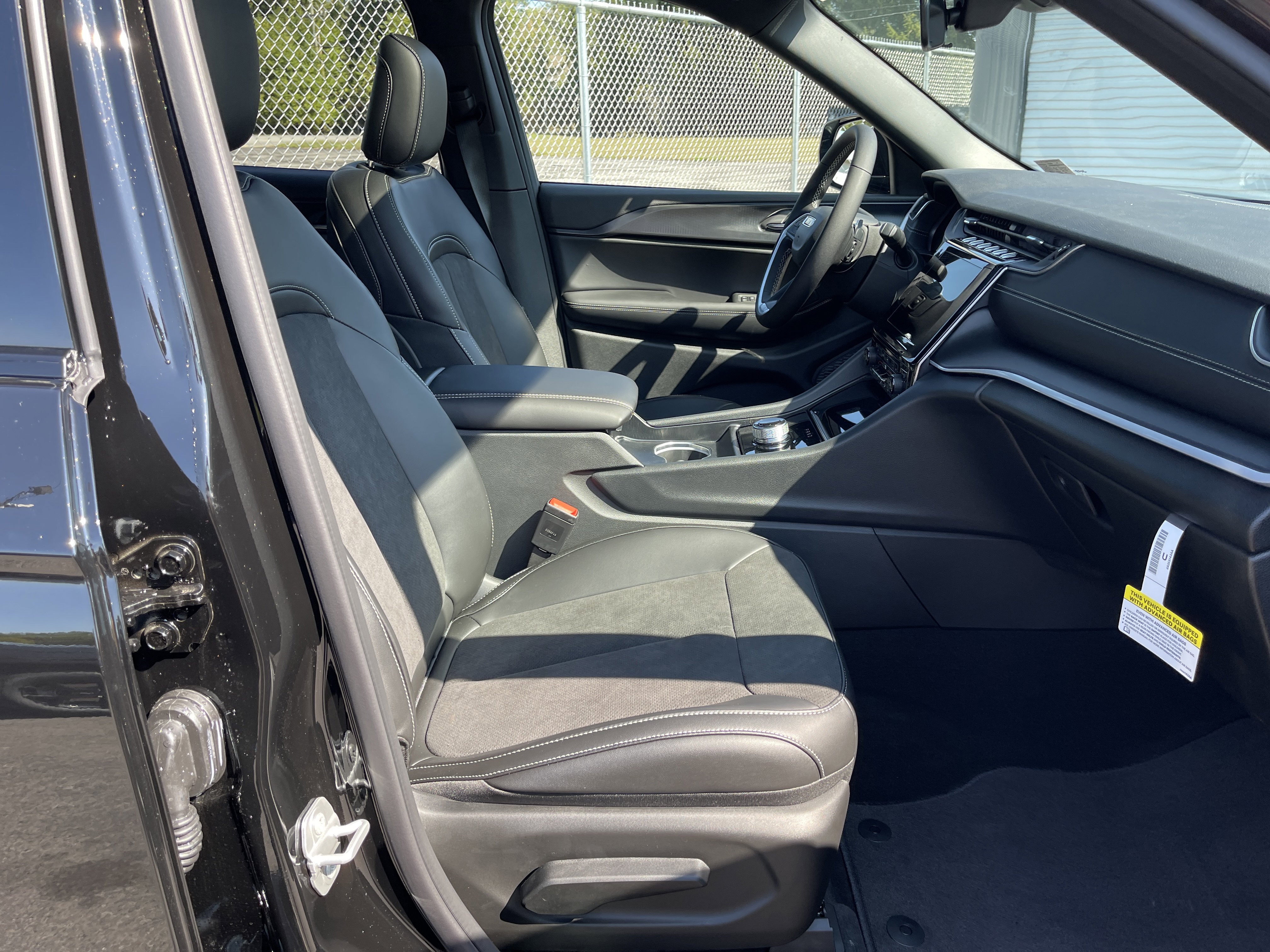 New 2025 Jeep Grand Cherokee L Altitude image 15