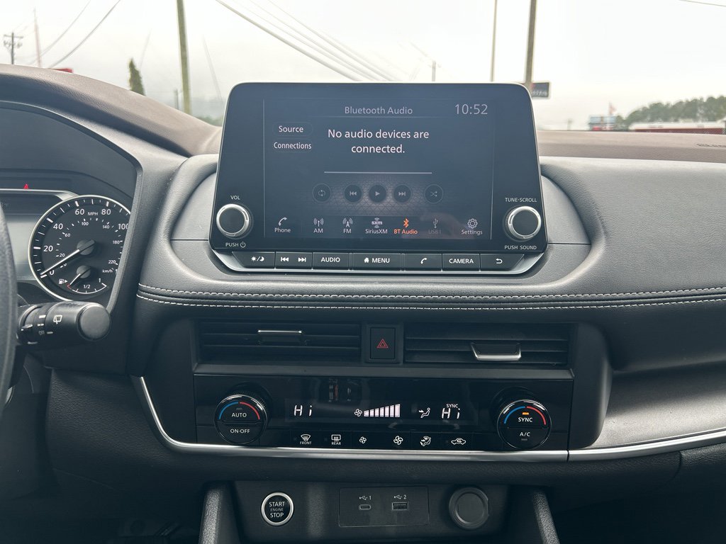 Used 2023 Nissan Rogue SV image 16