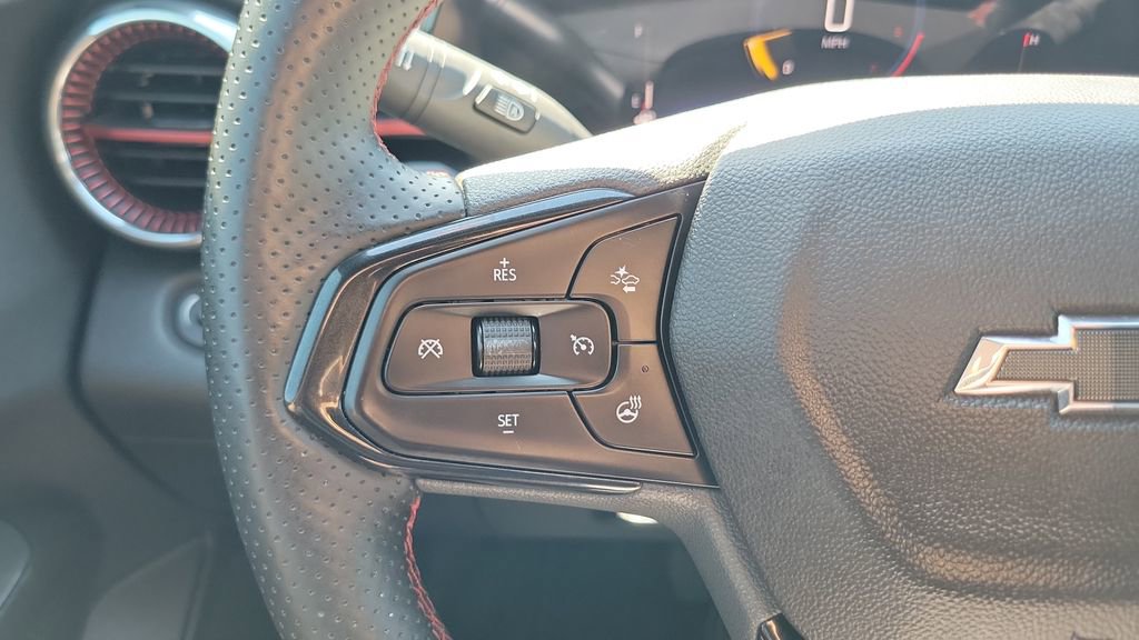 Used 2025 Chevrolet Trax RS w/ Driver Confidence Package image 25