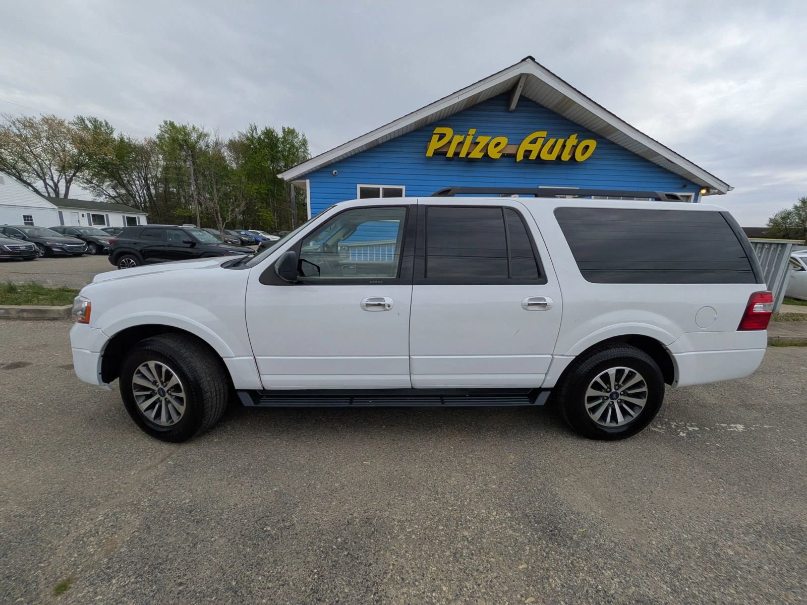 Used 2017 Ford Expedition EL XLT w/ Equipment Group 202A image 3