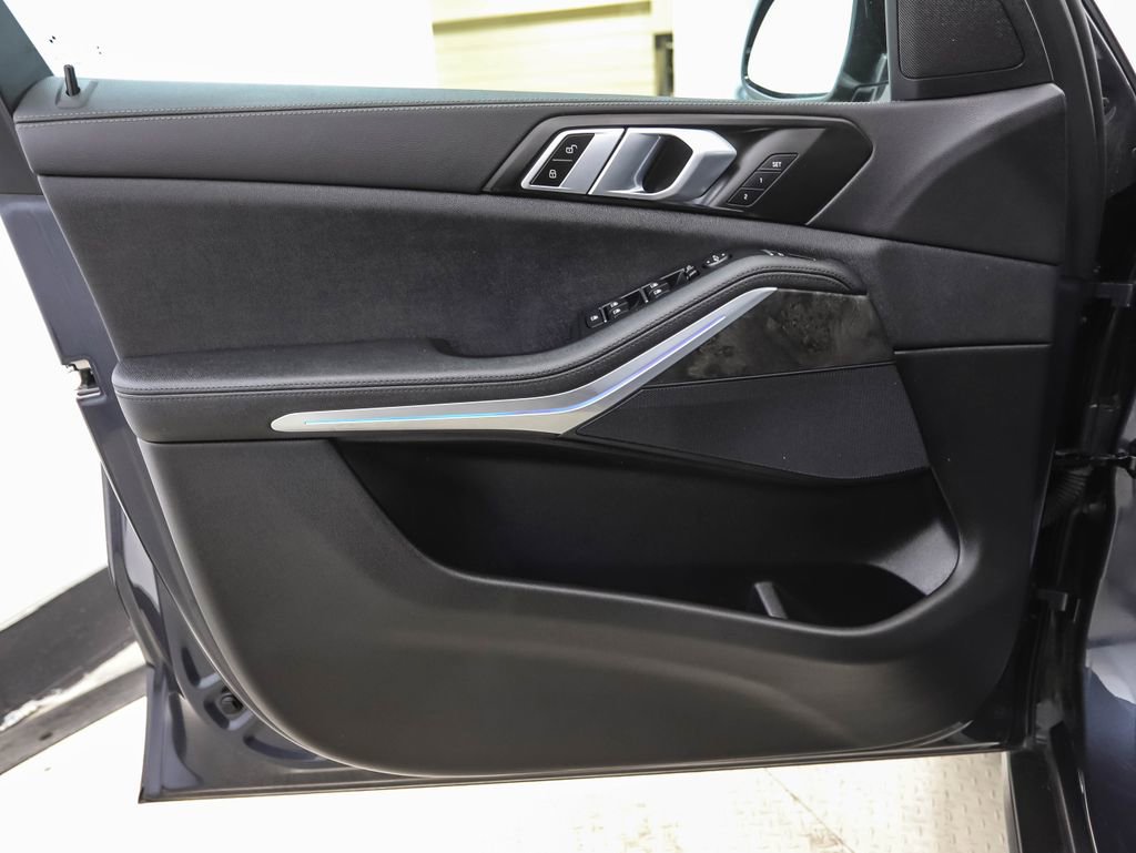 Used 2021 BMW X5 xDrive40i w/ Convenience Package image 9