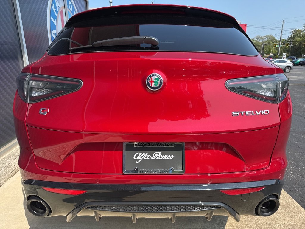 New 2025 Alfa Romeo Stelvio Sprint image 6
