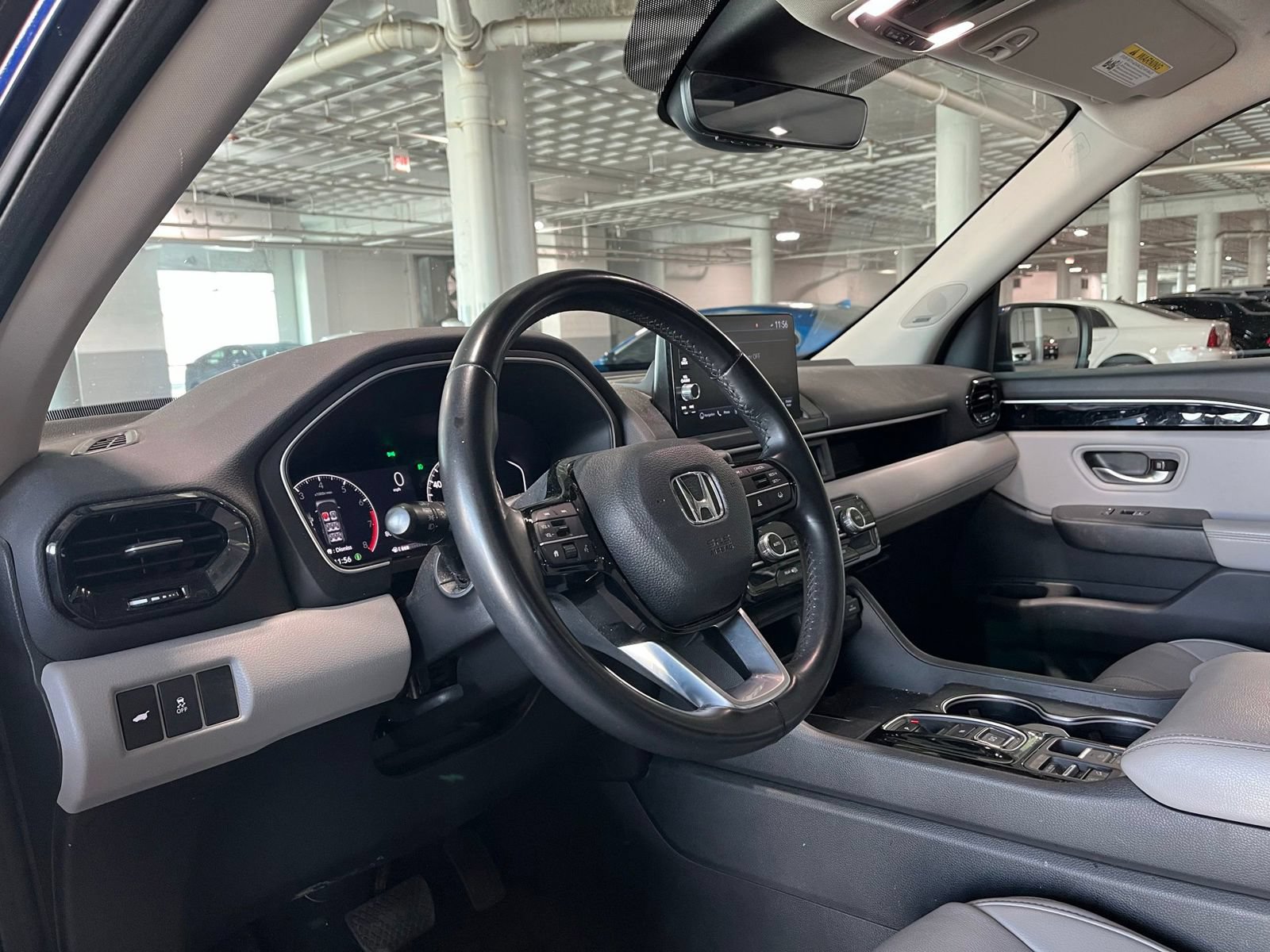 Used 2024 Honda Pilot Touring image 16