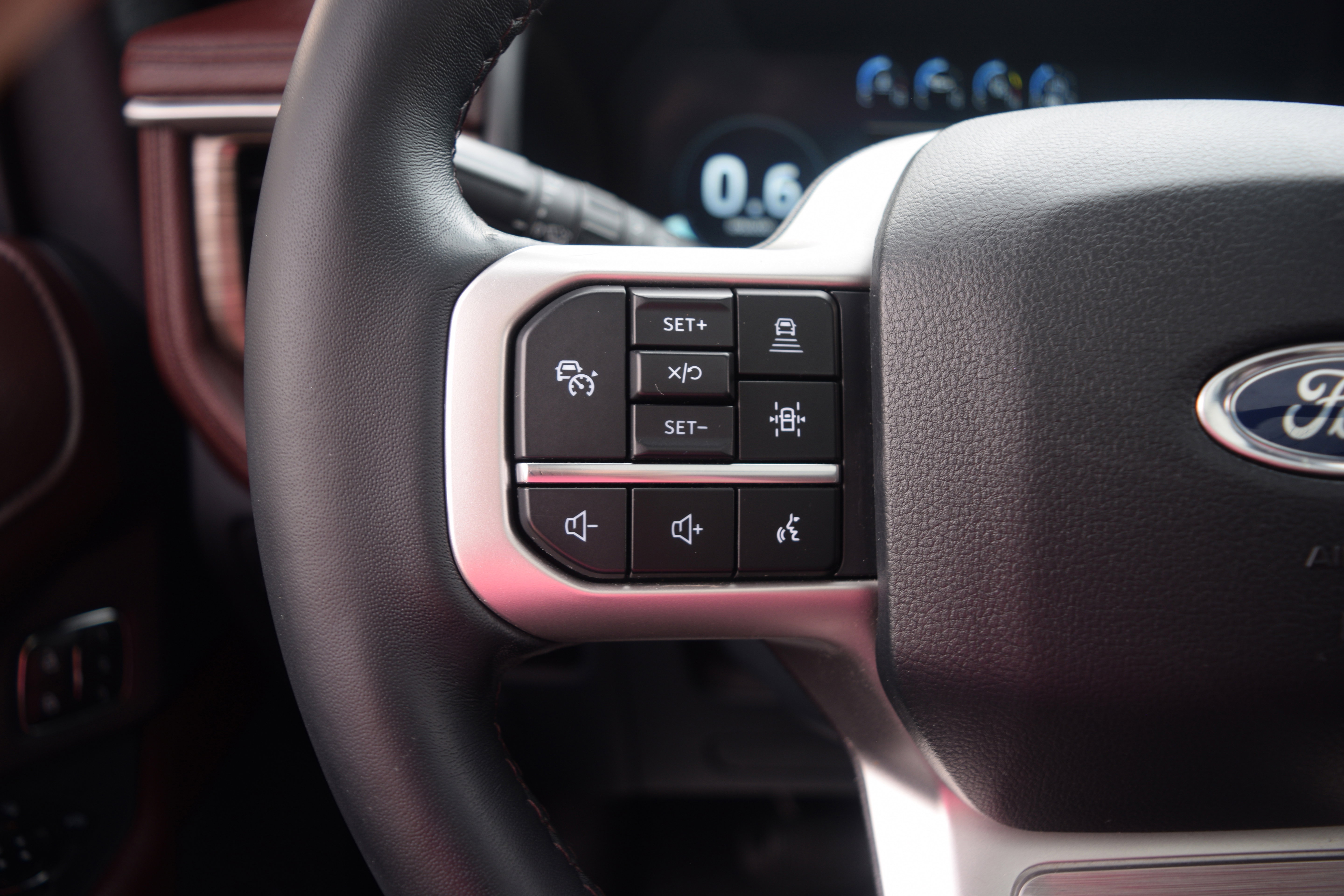 Used 2023 Ford Expedition Limited image 6