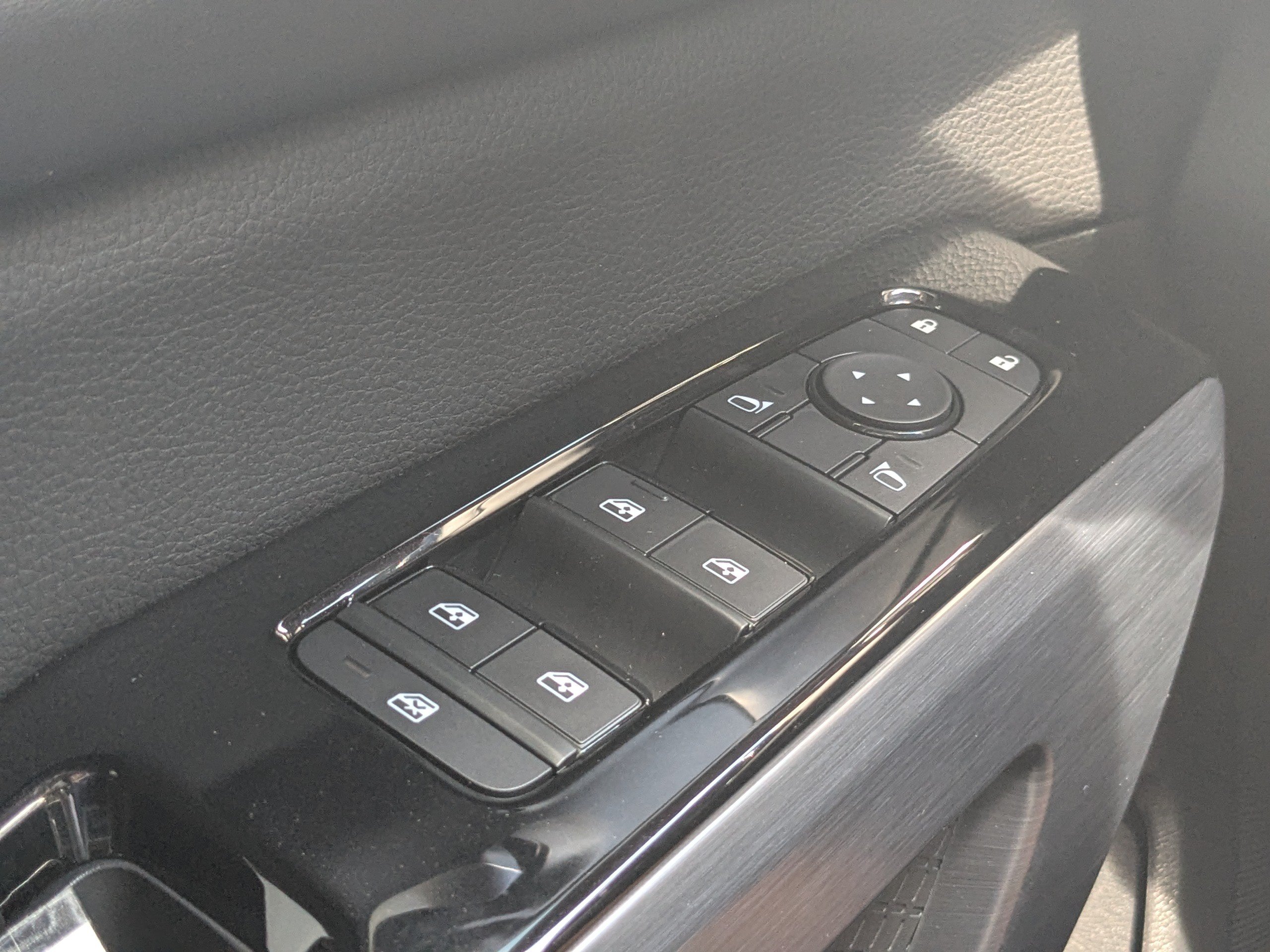 New 2026 Nissan Pathfinder SL FWD image 25