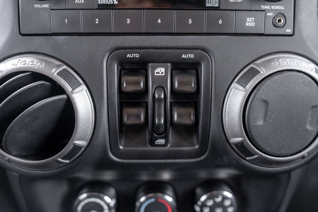 Used 2018 Jeep Wrangler Unlimited Sport S AWD/4WD image 27