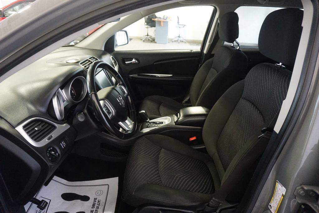 Used 2019 Dodge Journey SE FWD image 17