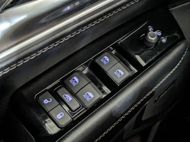 Used 2022 Jeep Wagoneer Series II AWD/4WD image 24
