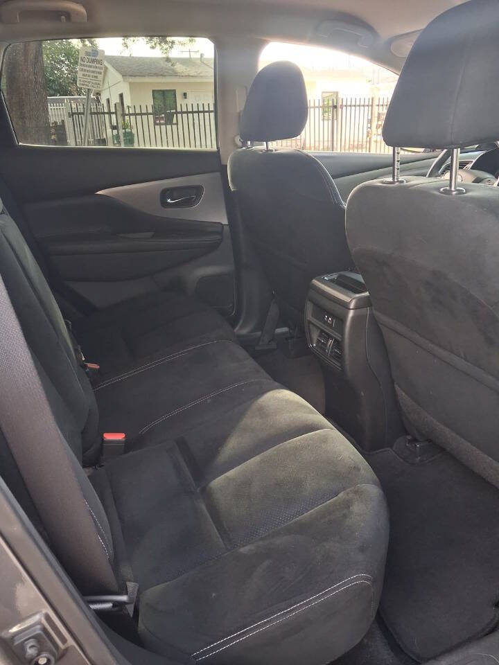 Used 2019 Nissan Murano SV w/ Cargo Package FWD image 4