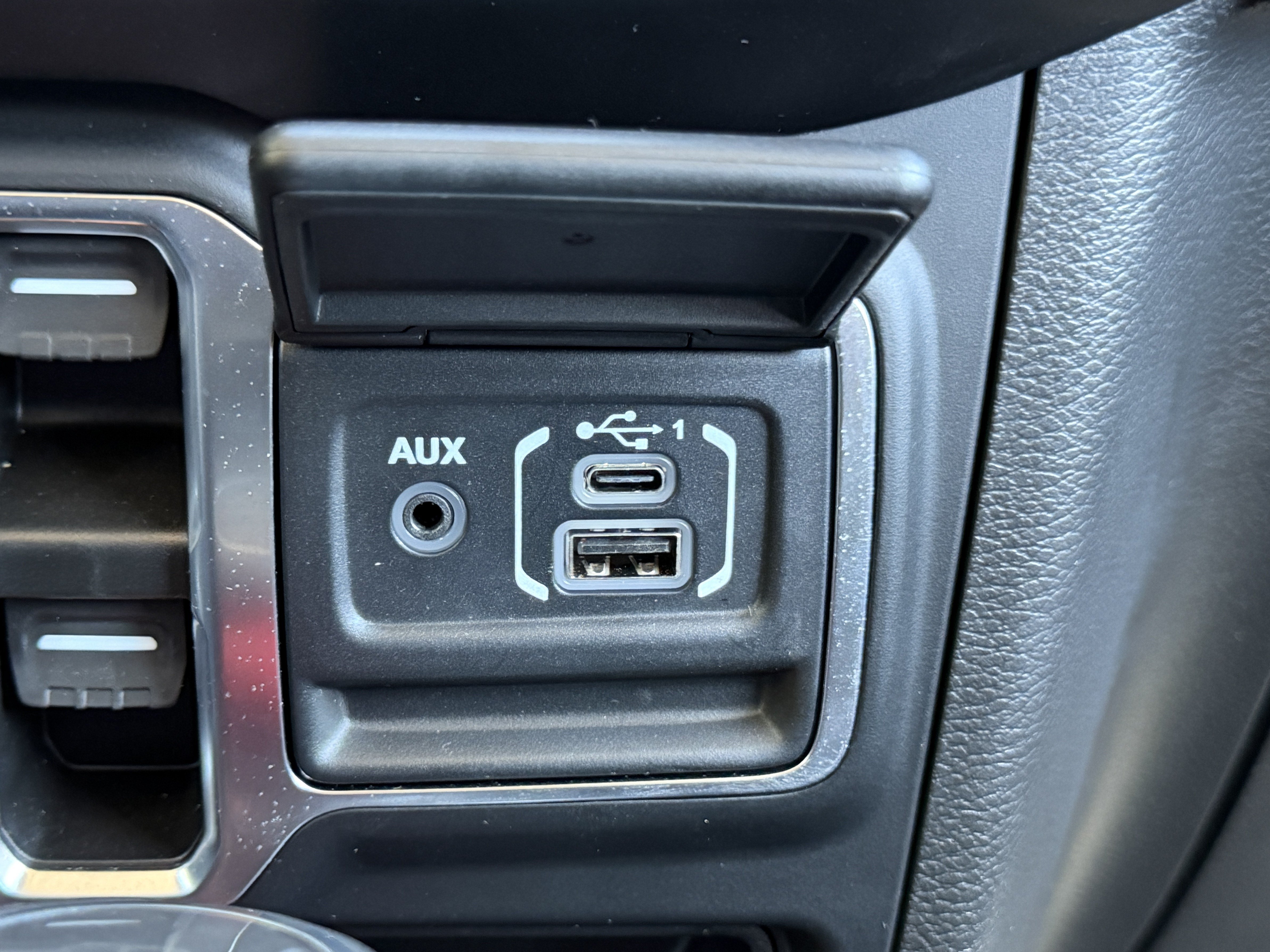 Used 2023 Jeep Gladiator Rubicon w/ Cold Weather Group AWD/4WD image 21