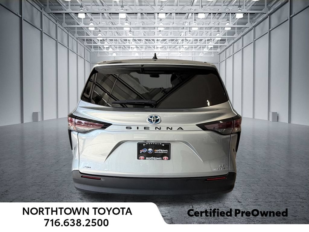 Used 2024 Toyota Sienna LE AWD/4WD image 21