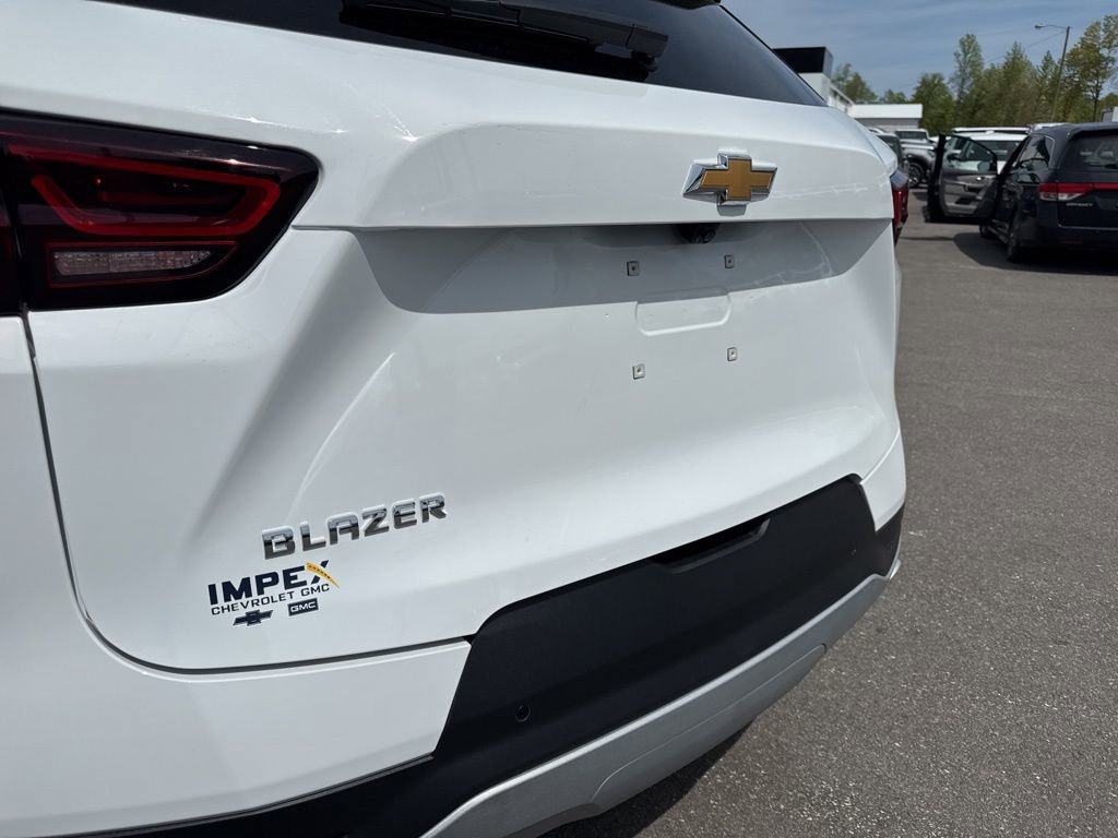 New 2026 Chevrolet Blazer LT FWD image 30