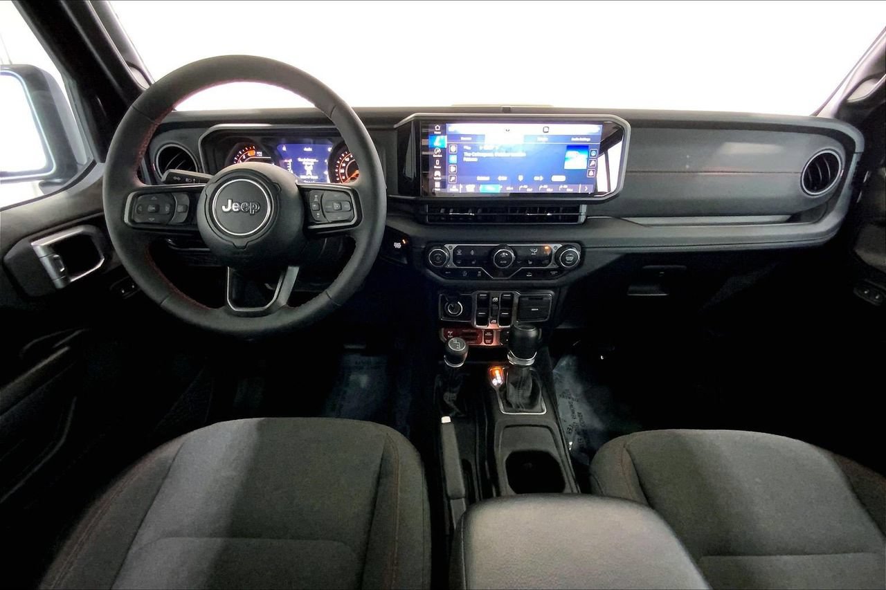 Used 2024 Jeep Wrangler Unlimited Rubicon w/ Convenience Group AWD/4WD image 15