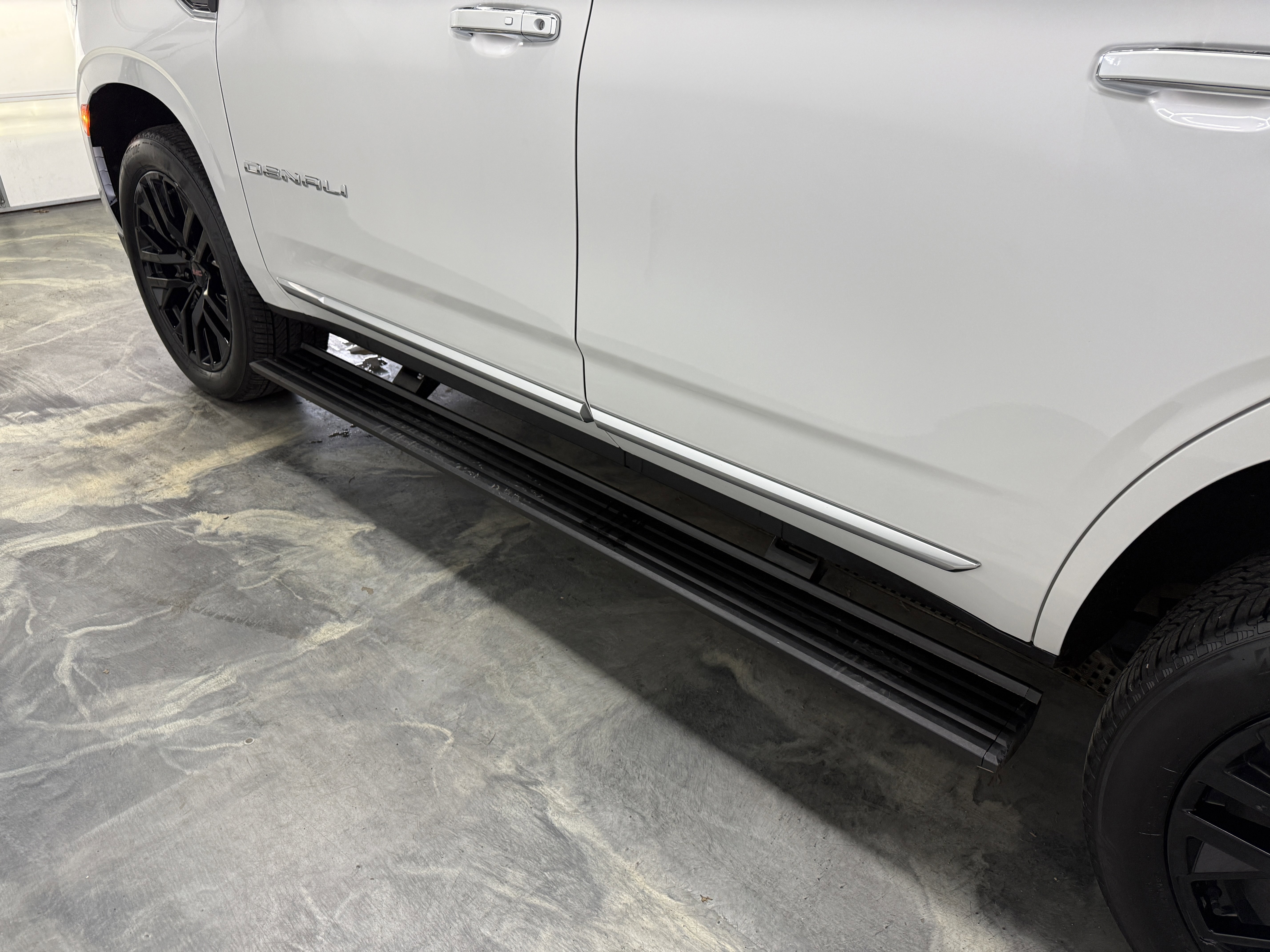 Used 2024 GMC Yukon Denali image 39