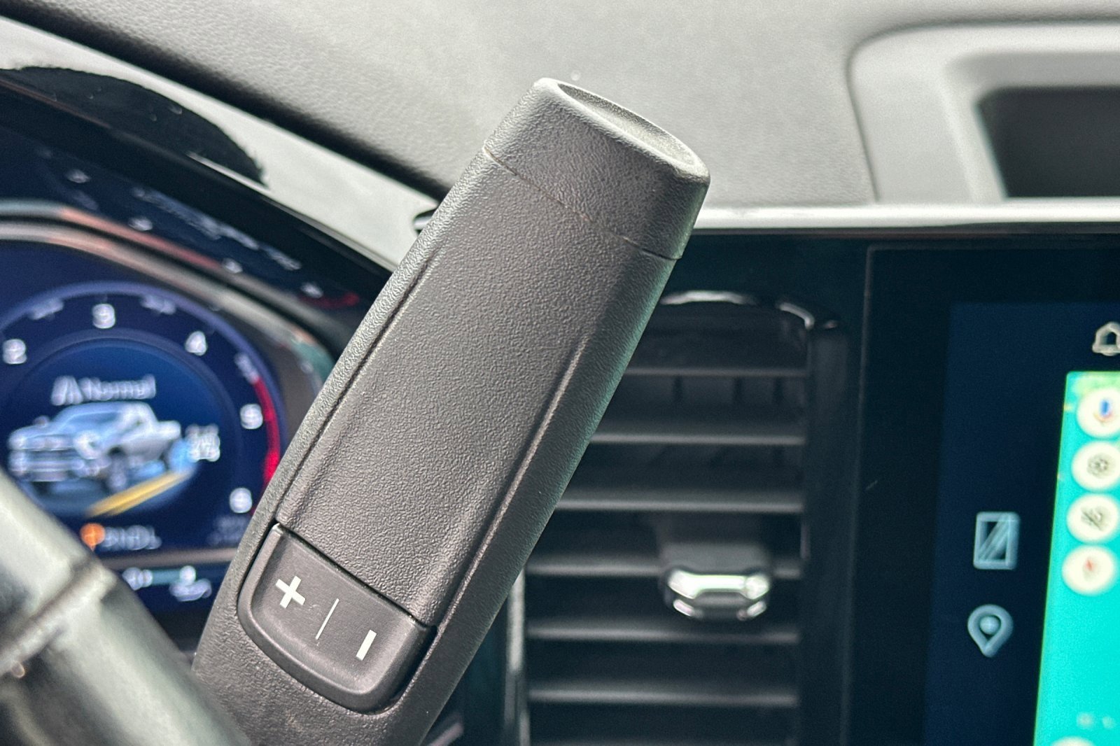 Used 2024 Chevrolet Silverado 2500 LTZ w/ LTZ Premium Package image 32