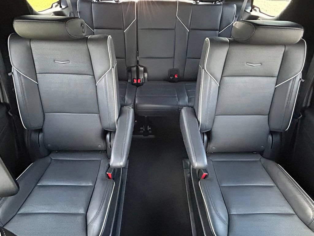Used 2023 Cadillac Escalade Premium Luxury w/ LPO, Illumination Package AWD/4WD image 13