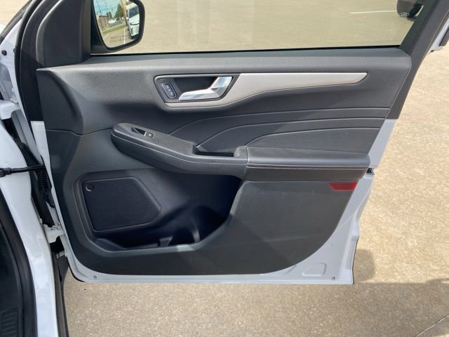 Used 2021 Ford Escape SE w/ Convenience Package FWD image 18