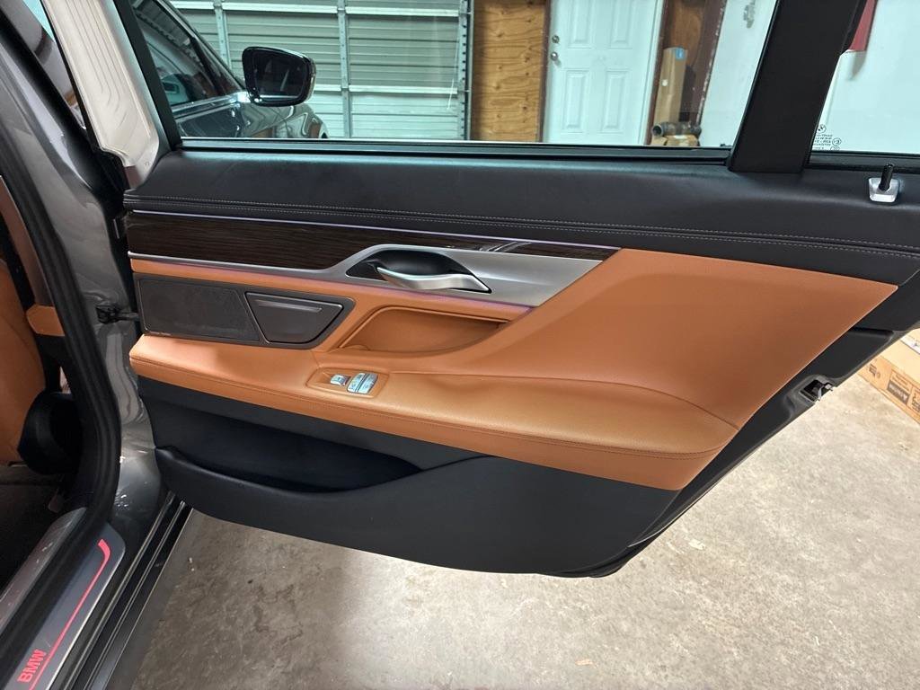 Used 2019 BMW 740i w/ Executive Package RWD image 25