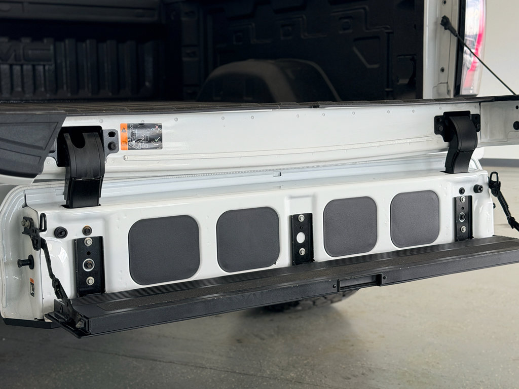 Used 2025 GMC Sierra 2500 AT4 image 38