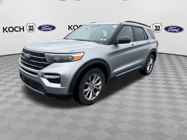 Used 2020 Ford Explorer XLT w/ Equipment Group 202A AWD/4WD image 3