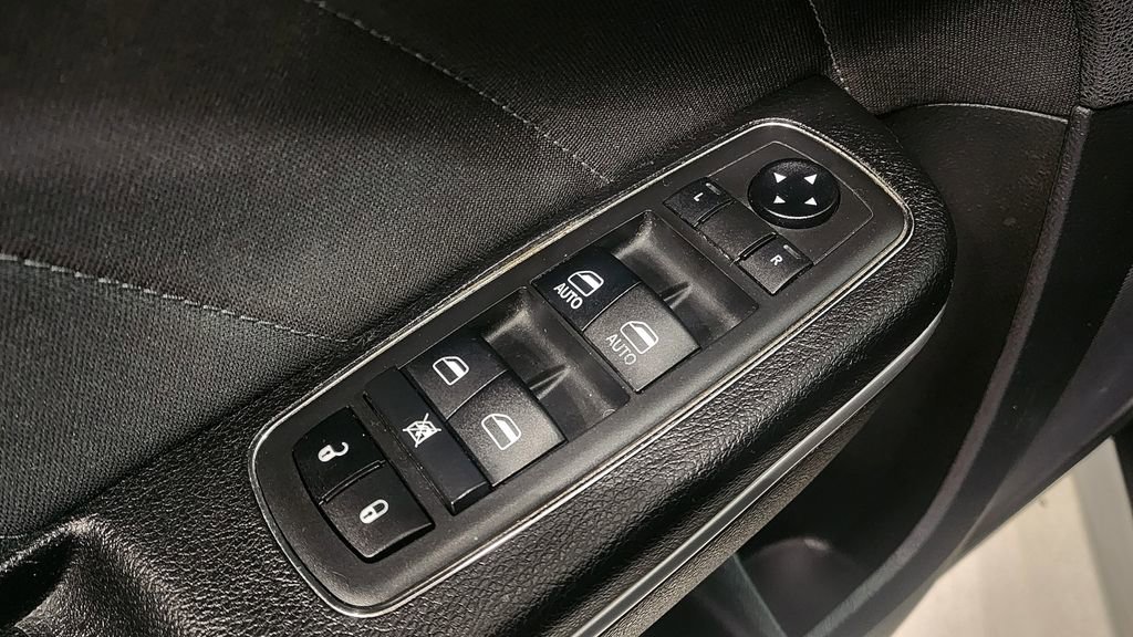 Used 2019 Dodge Charger R/T w/ Driver Confidence Group image 17