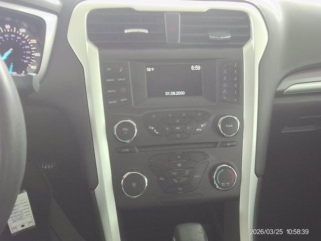 Used 2015 Ford Fusion SE FWD image 12