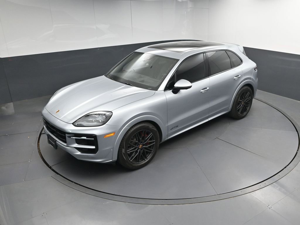 Certified 2025 Porsche Cayenne GTS AWD/4WD image 33