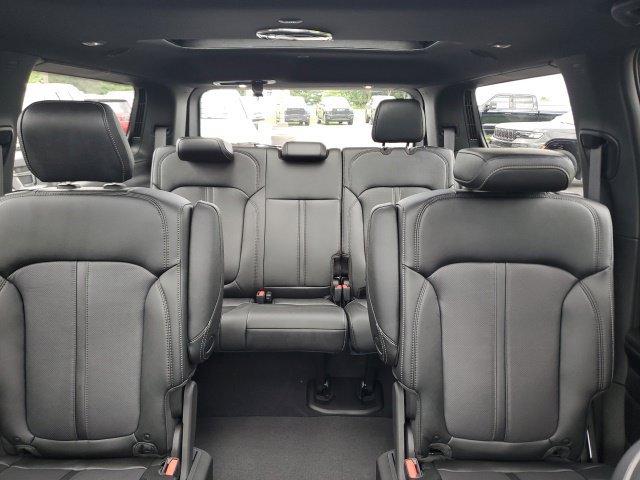 New 2026 Jeep Grand Wagoneer Limited AWD/4WD image 13
