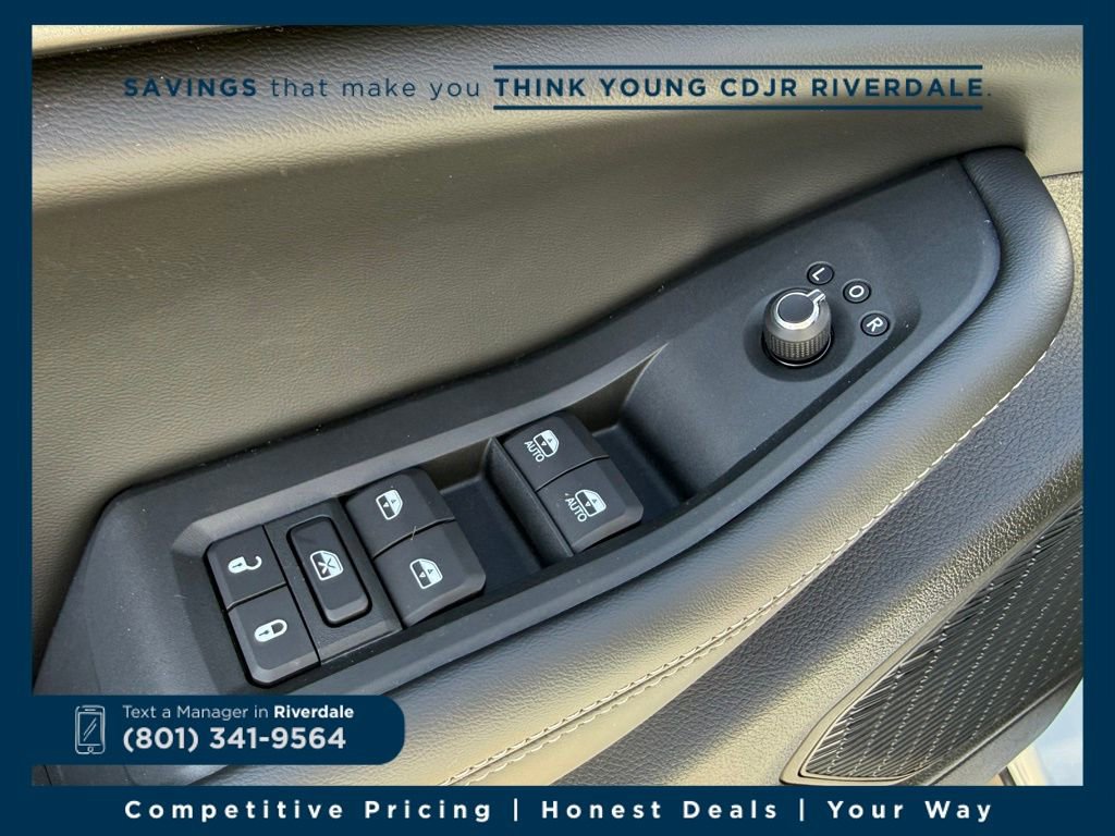 New 2025 Jeep Grand Cherokee Laredo w/ Trailer Tow Package image 14