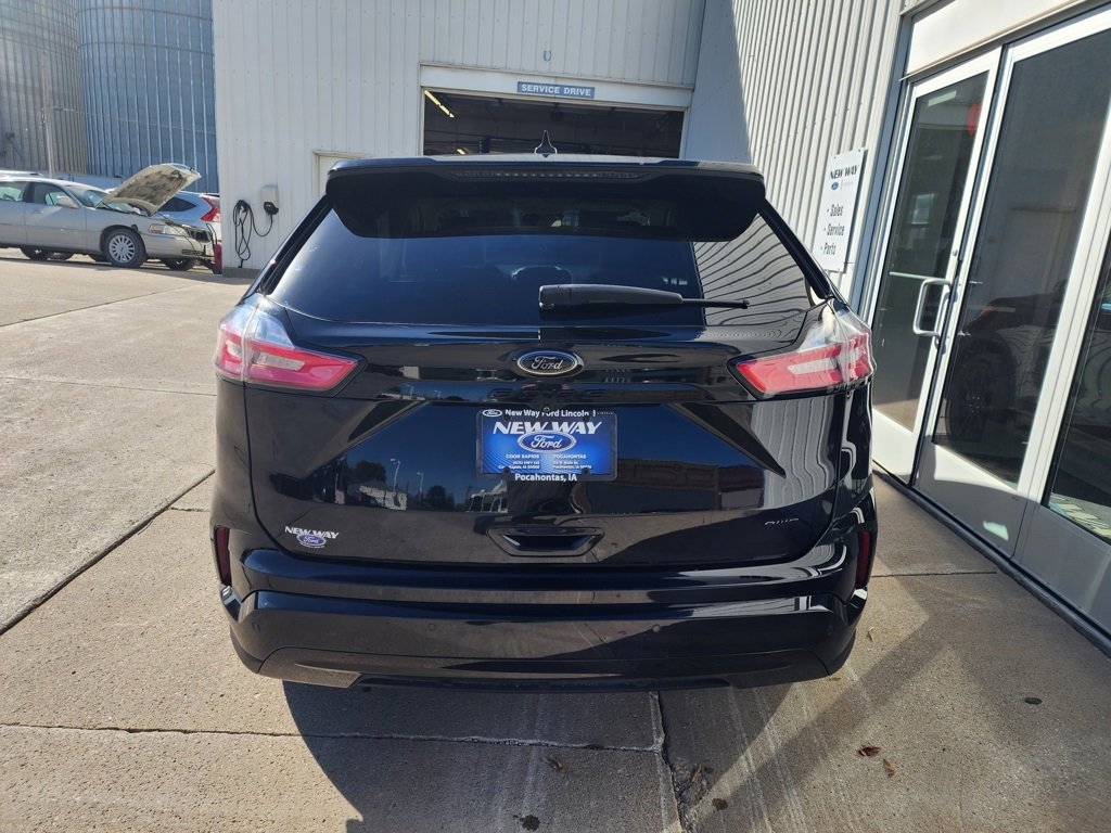 Used 2022 Ford Edge SE w/ Black Appearance Package image 7