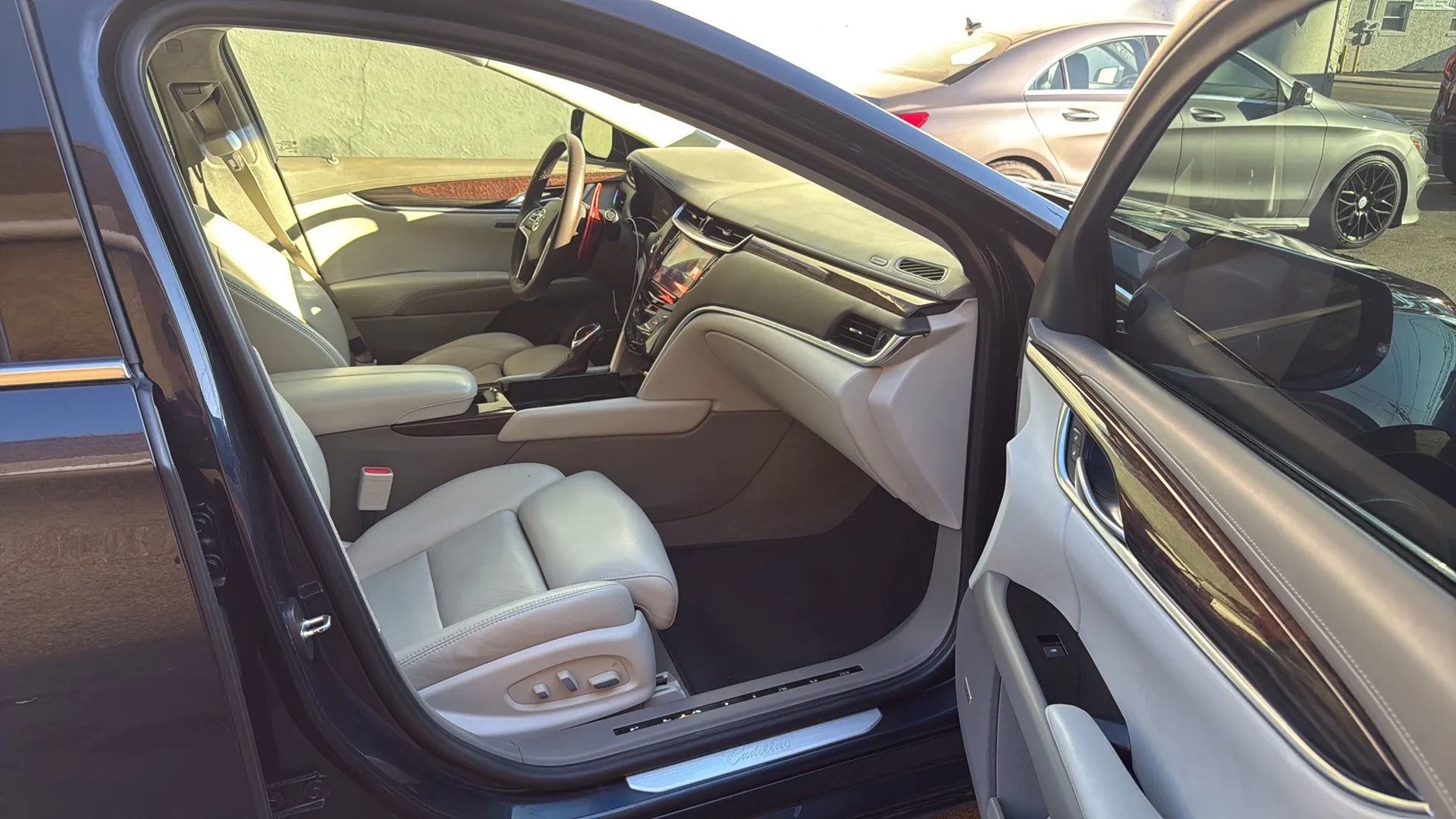 Used 2013 Cadillac XTS Platinum w/ Driver Assist Package image 25