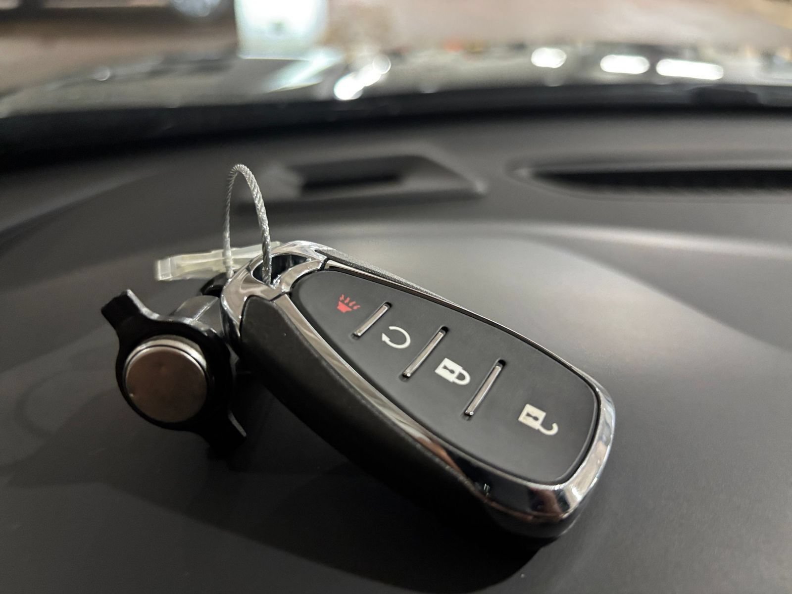 Used 2025 Chevrolet Trax LT FWD image 23