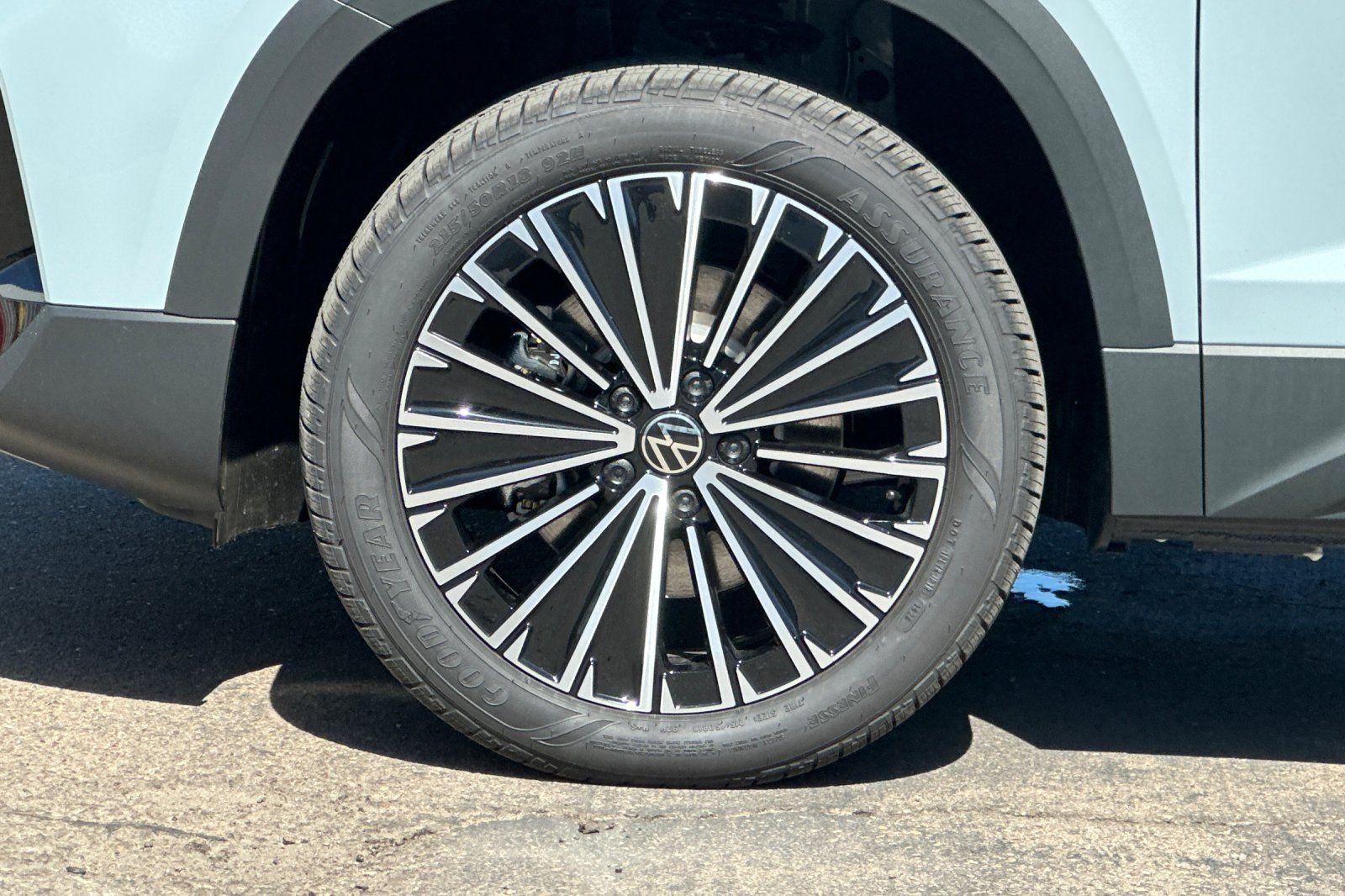 New 2026 Volkswagen Taos SE FWD image 25