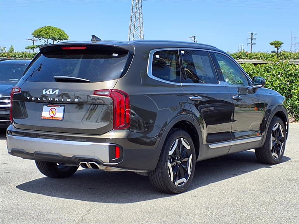 Used 2025 Kia Telluride S FWD image 3
