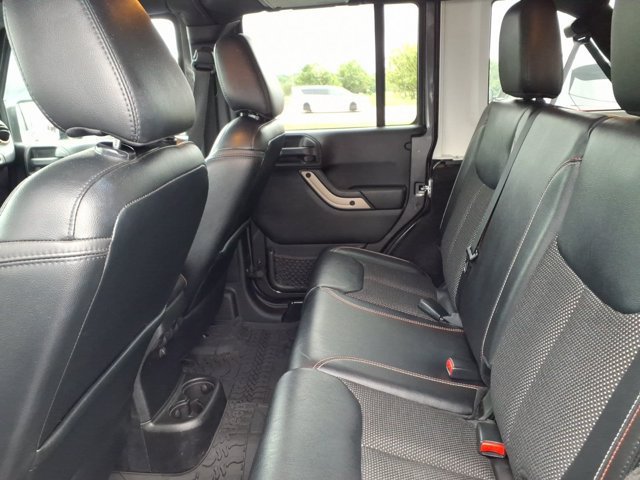 Used 2016 Jeep Wrangler Unlimited Sahara AWD/4WD image 23