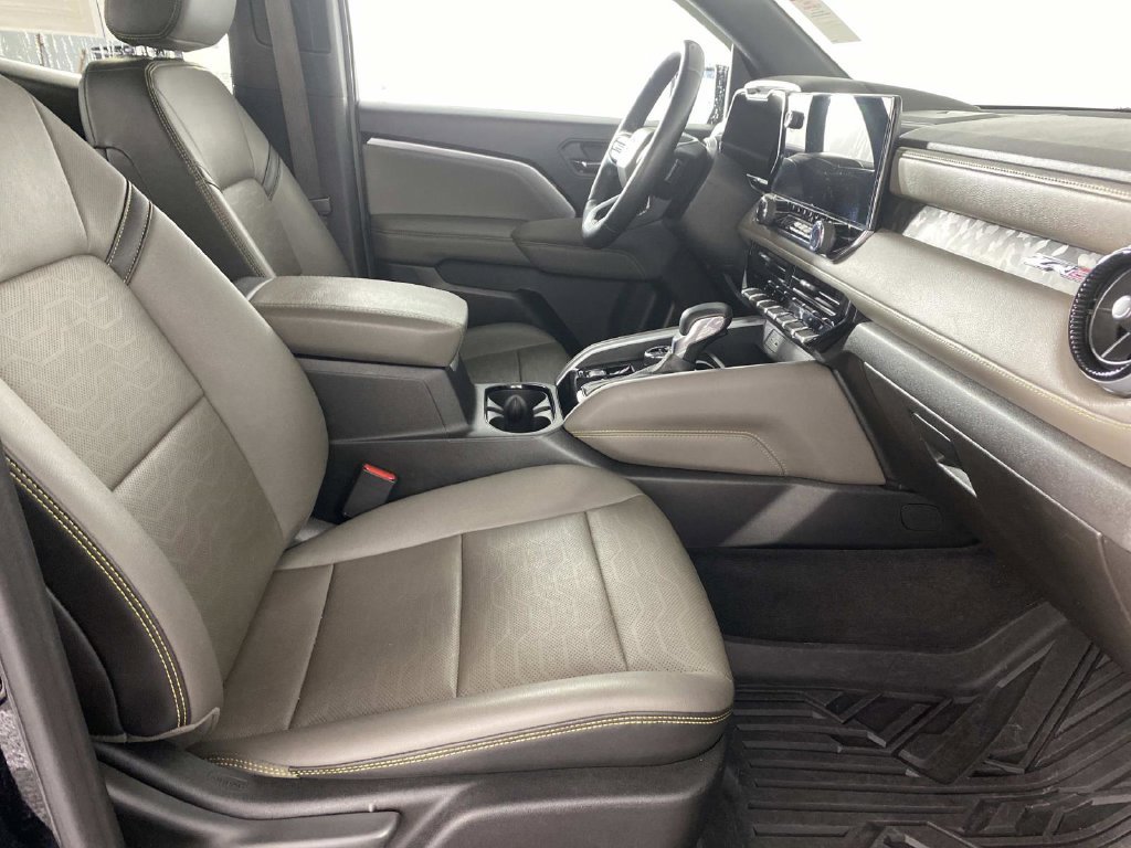 Used 2023 Chevrolet Colorado ZR2 w/ ZR2 Convenience Package III AWD/4WD image 12