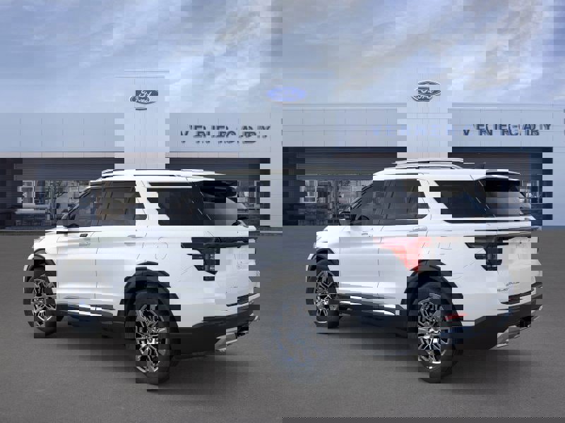 New 2026 Ford Explorer Platinum image 4