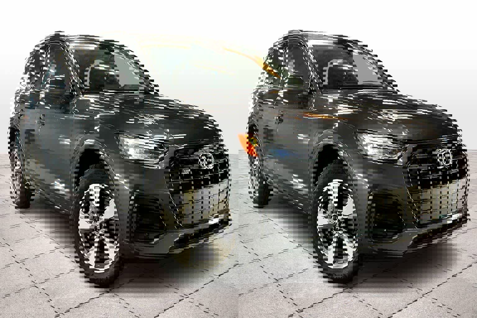 Used 2025 Audi Q5 2.0T Premium image 2