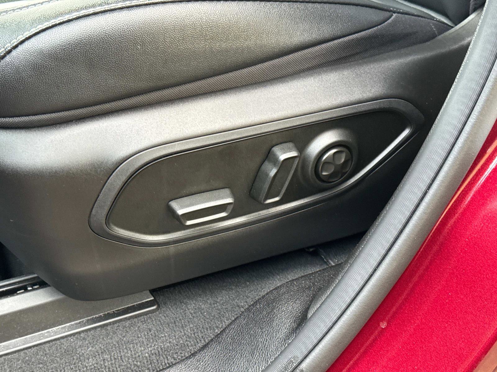 Certified 2025 Jeep Grand Cherokee Altitude image 18