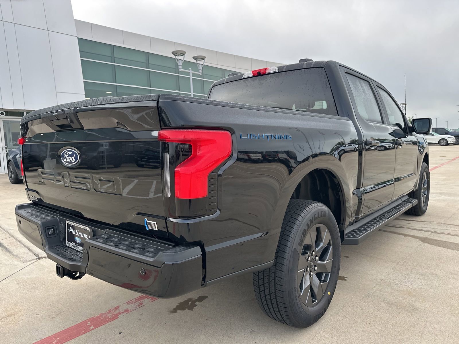New 2025 Ford F150 Lightning Flash AWD/4WD image 33