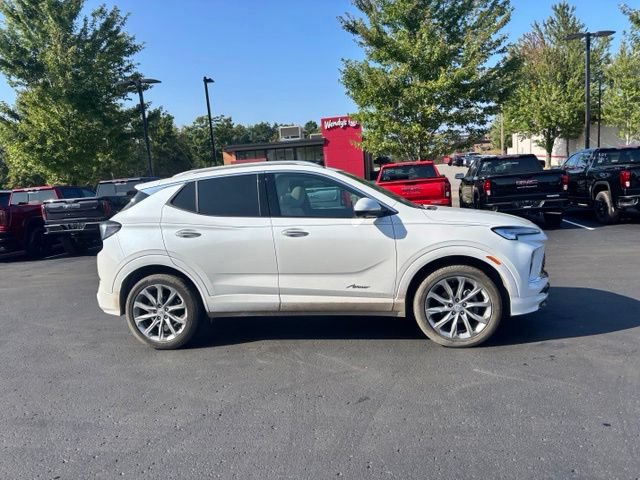 Used 2025 Buick Encore GX Avenir w/ Avenir Technology Package AWD/4WD image 5