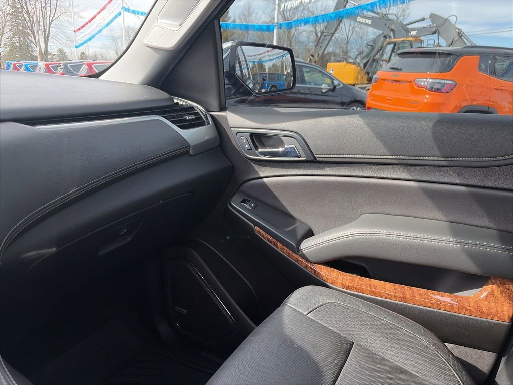 Used 2020 Chevrolet Suburban Premier image 48