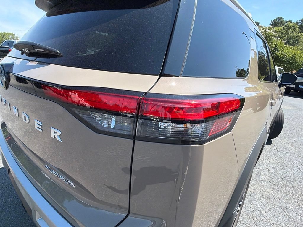 Used 2023 Nissan Pathfinder Platinum AWD/4WD image 31