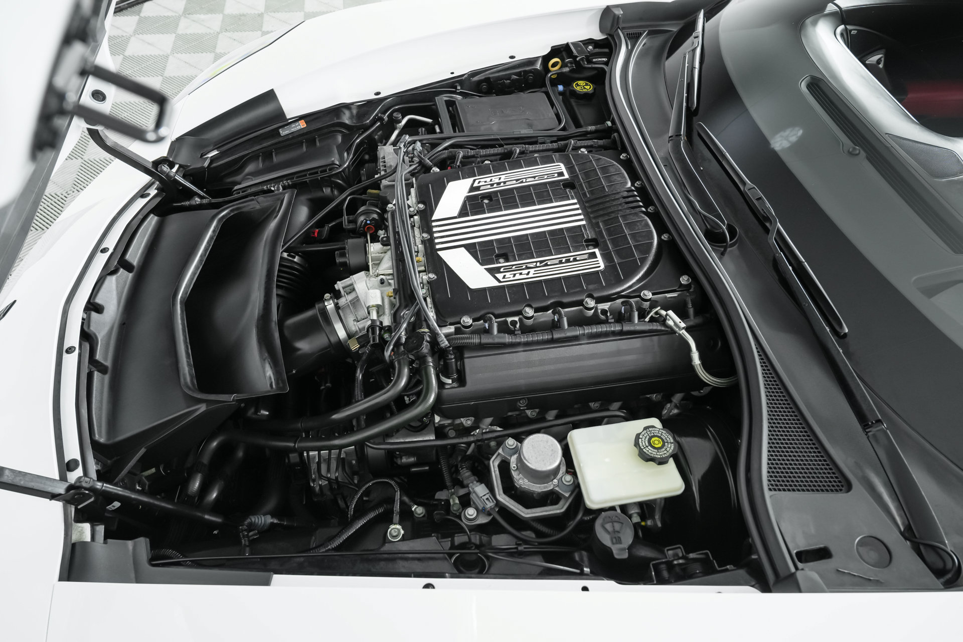 Used 2015 Chevrolet Corvette Z06 w/ 3LZ Preferred Equipment Group RWD image 90