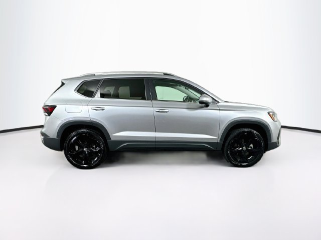 Certified 2025 Volkswagen Taos SEL AWD/4WD image 9