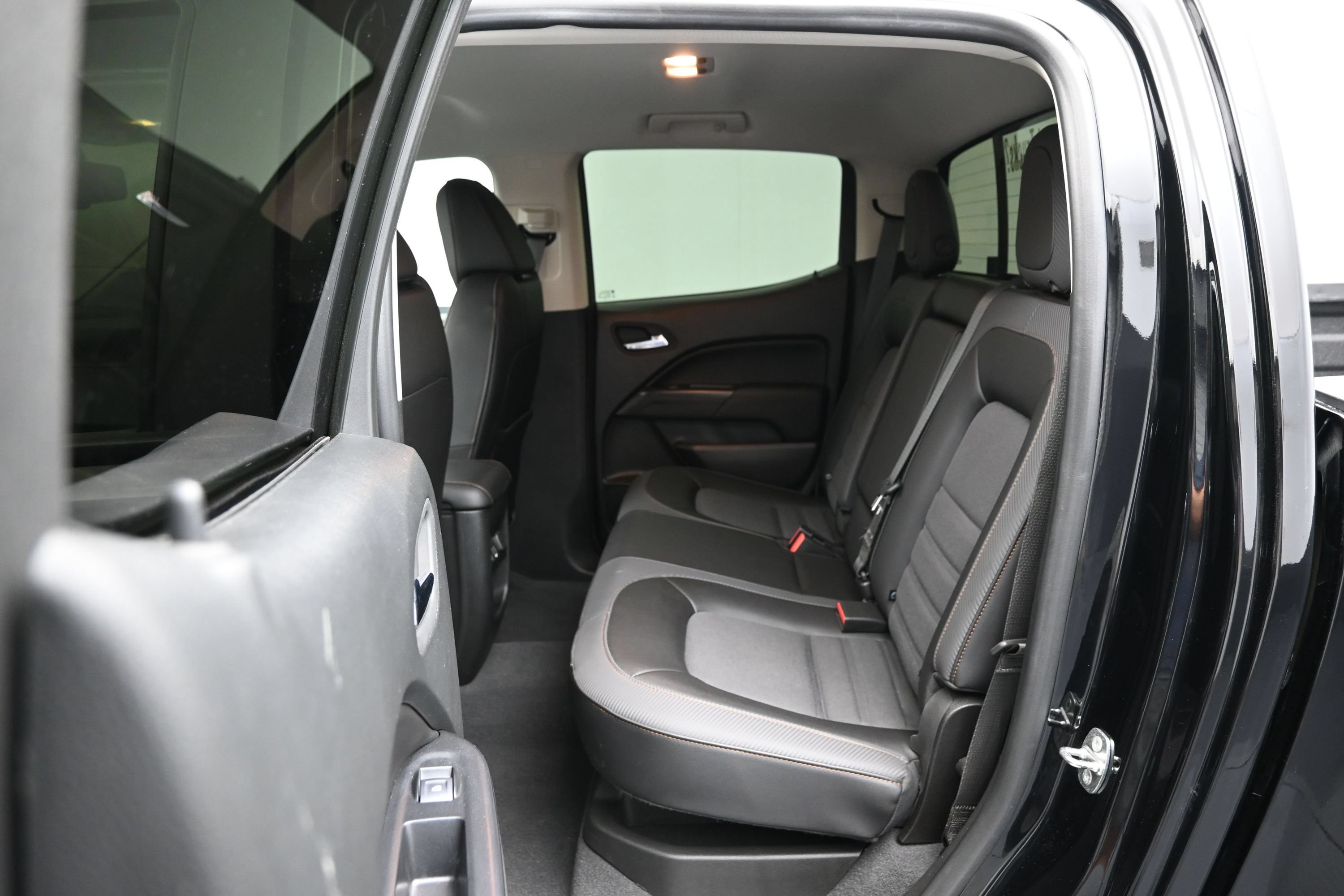 Used 2022 GMC Canyon AT4 w/ Driver Alert Package AWD/4WD image 11