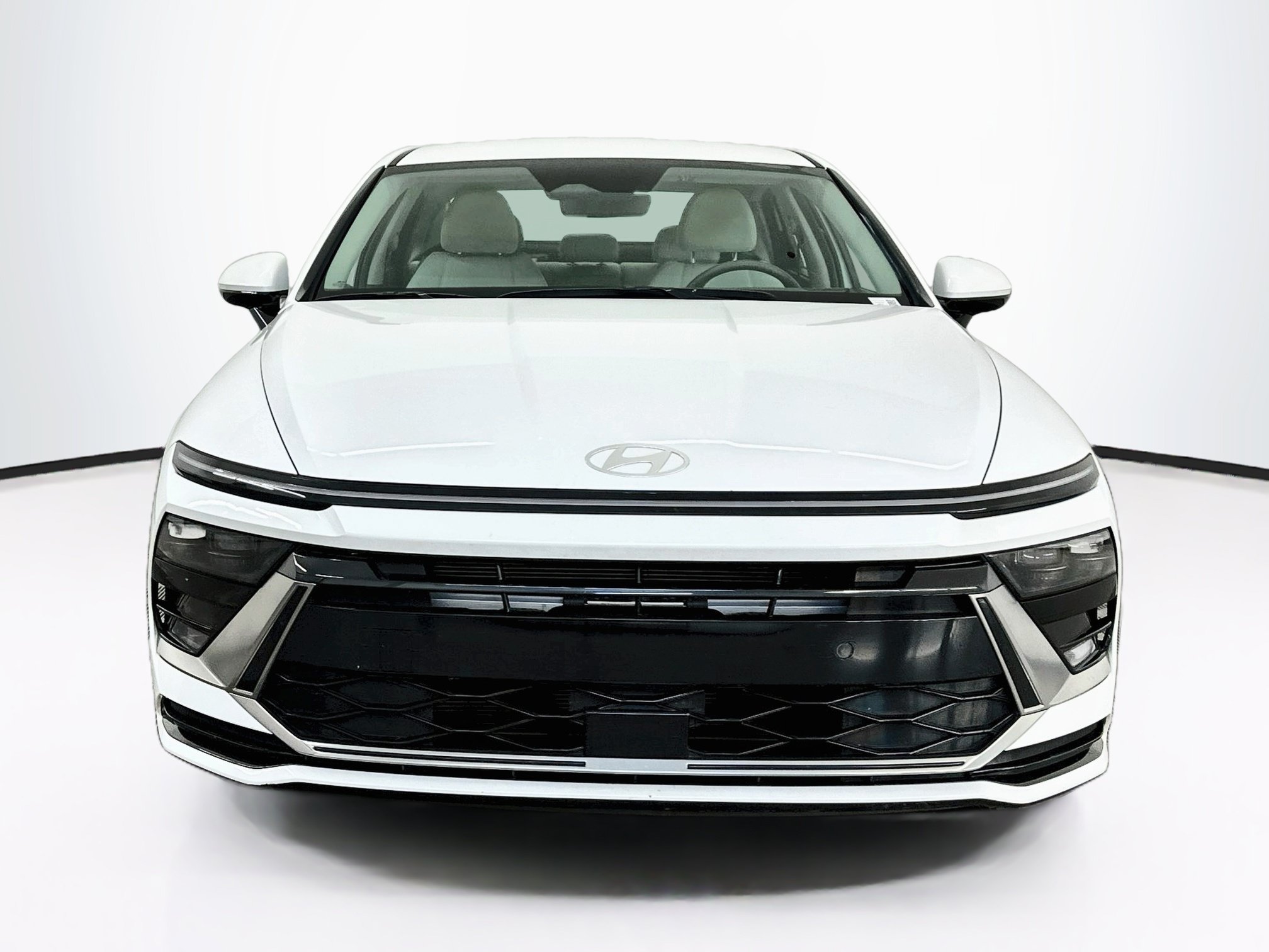 Used 2025 Hyundai Sonata SEL FWD image 2