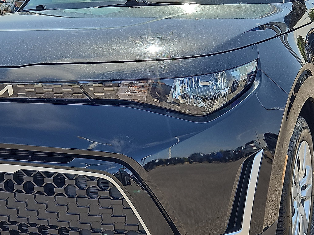 Used 2023 Kia Soul LX FWD image 8